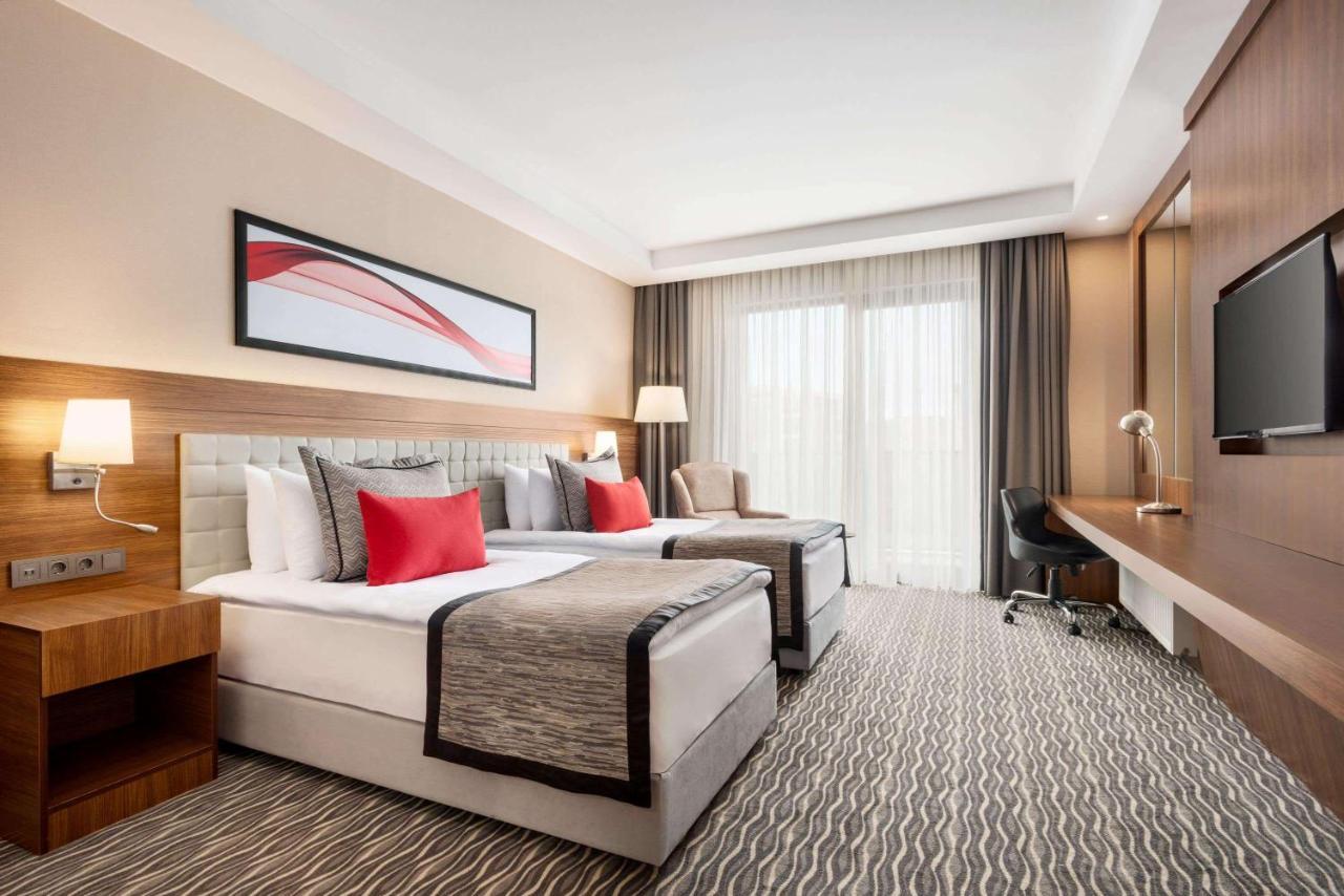Hotel Ramada By Wyndham Nigde Zewnętrze zdjęcie