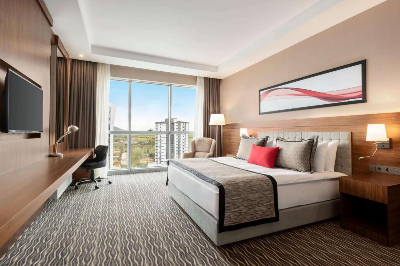 Hotel Ramada By Wyndham Nigde Zewnętrze zdjęcie