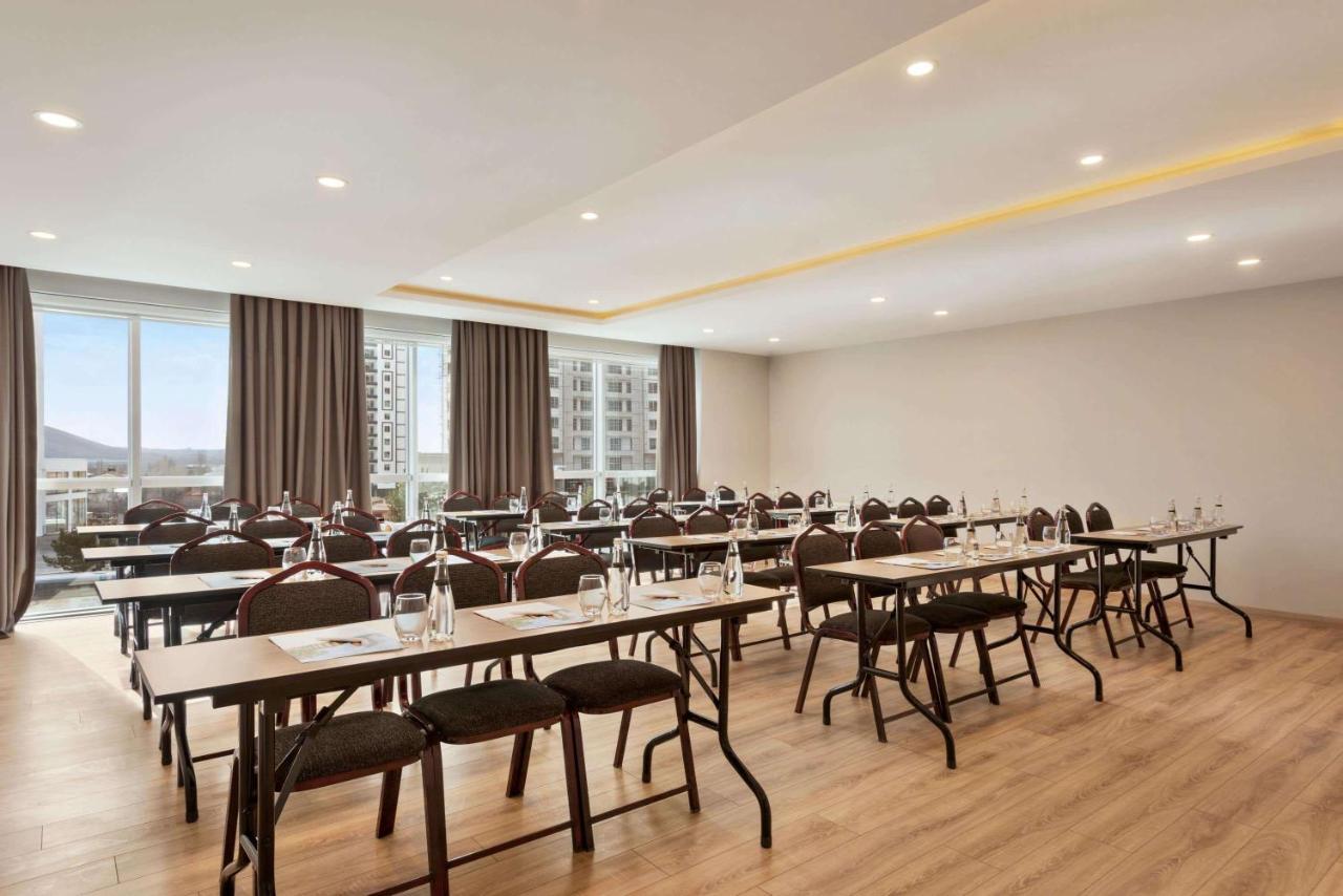 Hotel Ramada By Wyndham Nigde Zewnętrze zdjęcie
