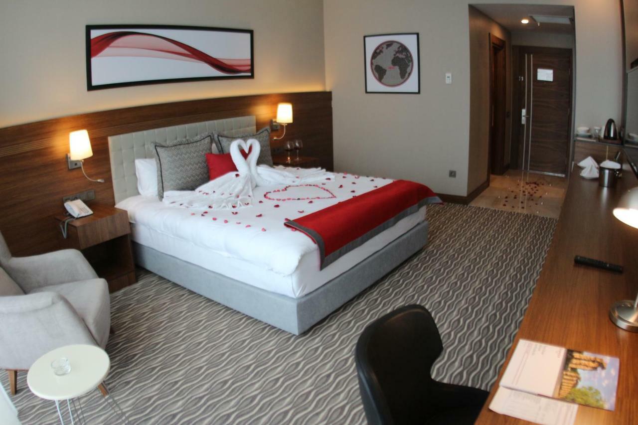 Hotel Ramada By Wyndham Nigde Zewnętrze zdjęcie
