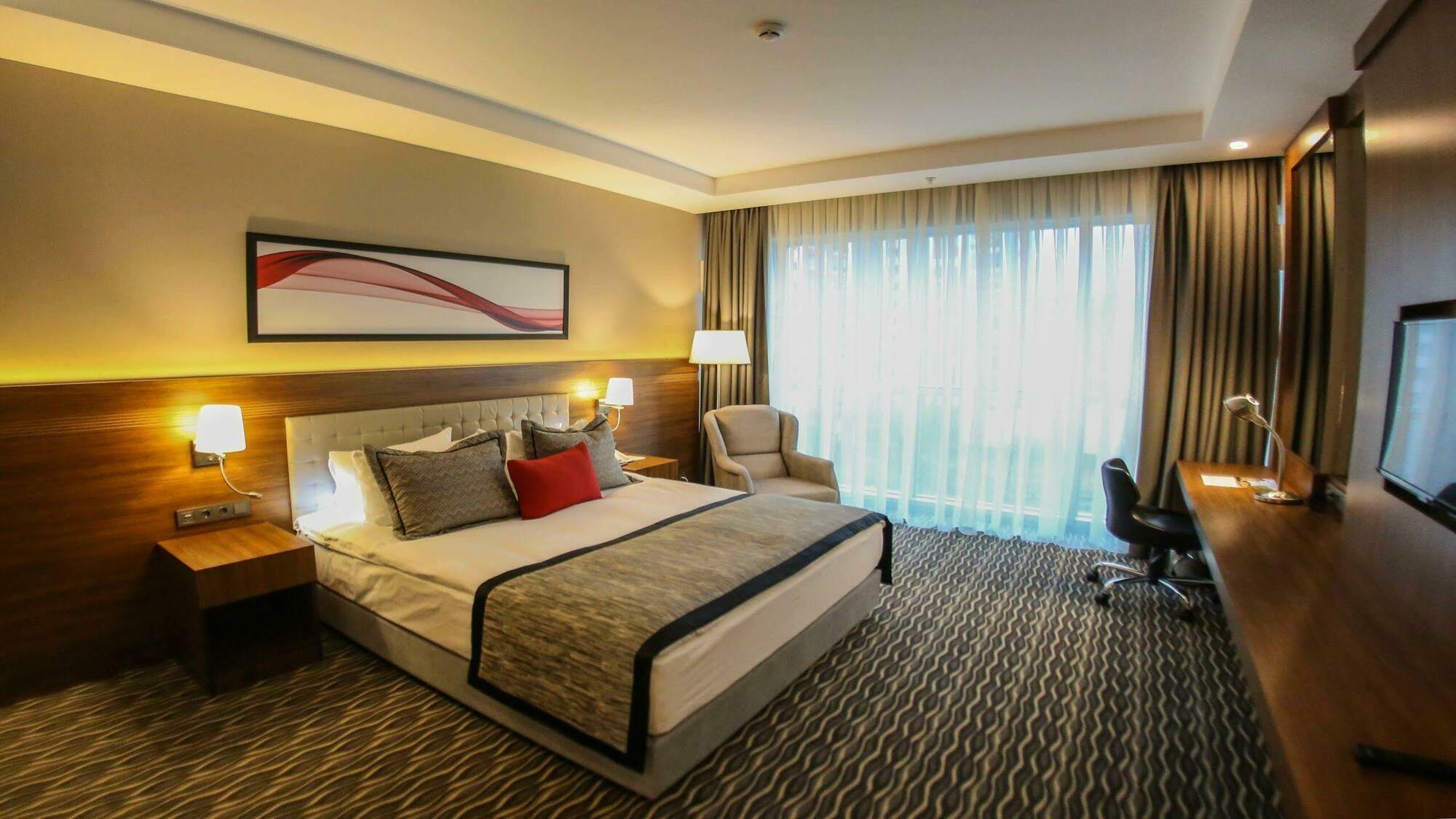 Hotel Ramada By Wyndham Nigde Zewnętrze zdjęcie