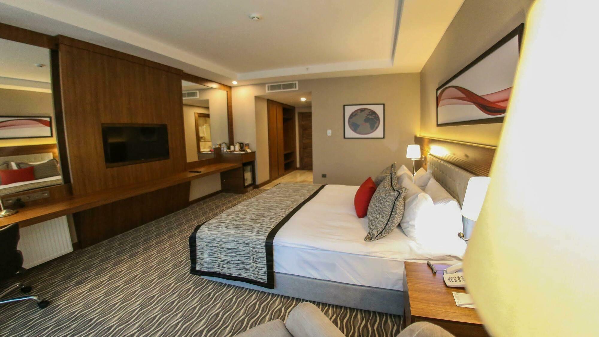 Hotel Ramada By Wyndham Nigde Zewnętrze zdjęcie