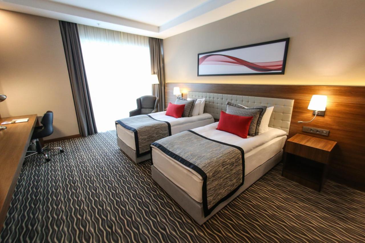 Hotel Ramada By Wyndham Nigde Zewnętrze zdjęcie
